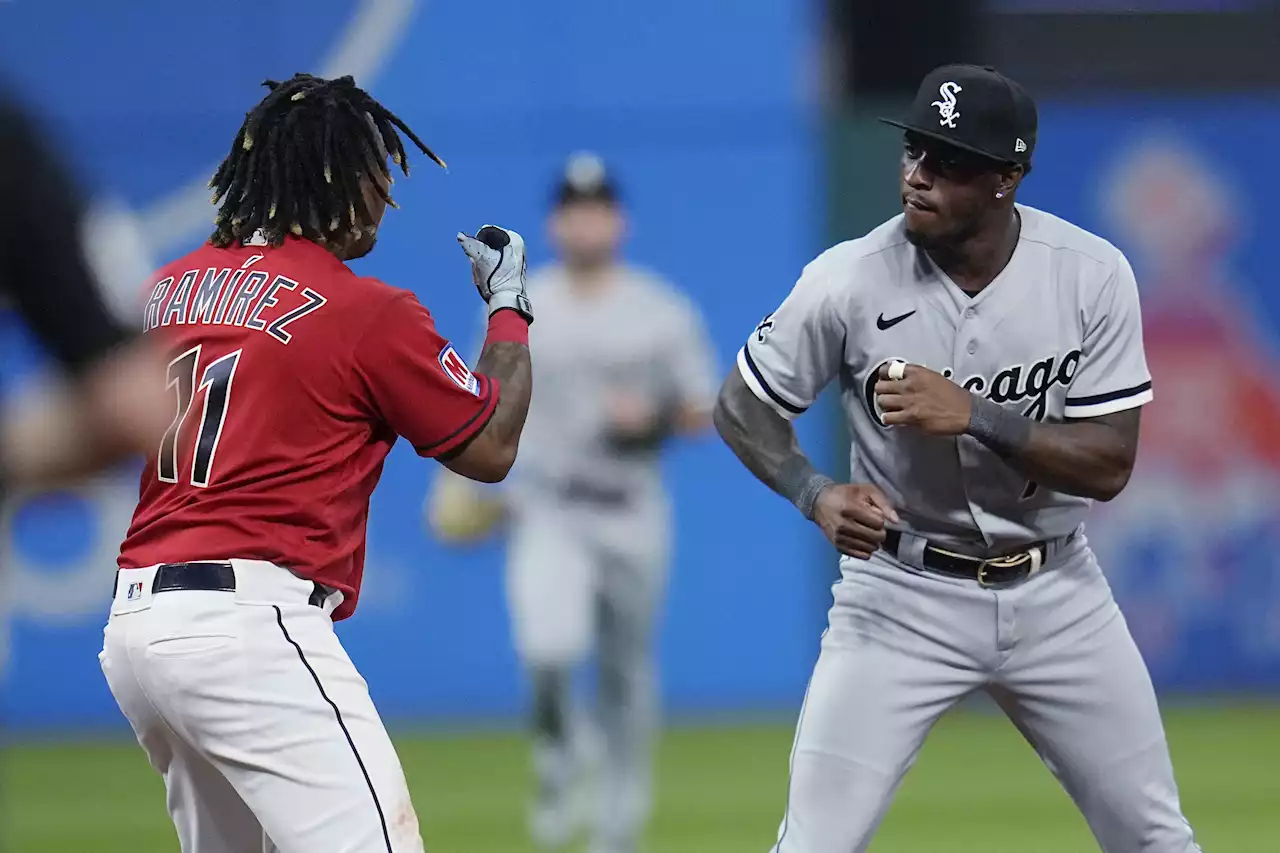 Tim Anderson and José Ramírez exchange punches, 6 ejected in White Sox-Guardians brawl