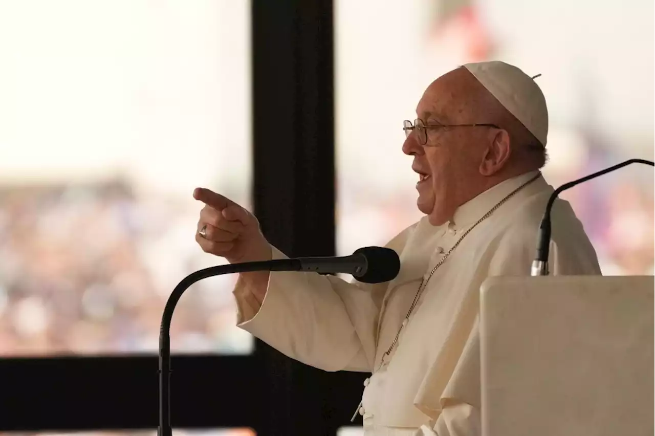 Pilgrims brave scorching heat for pope’s vigil in Lisbon after Francis ditches Fatima peace prayer