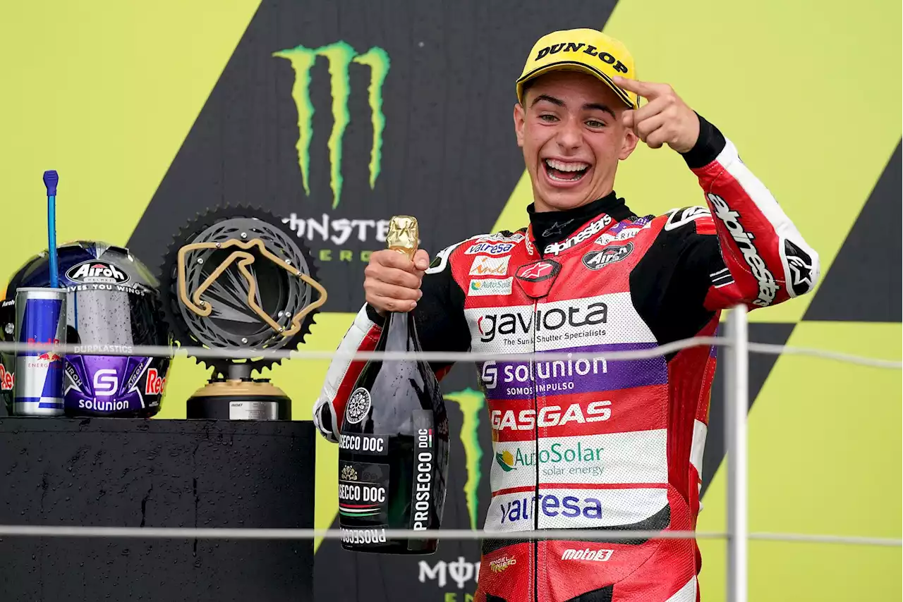 David Alonso le da el primer triunfo en el mundial de Moto3 a Colombia