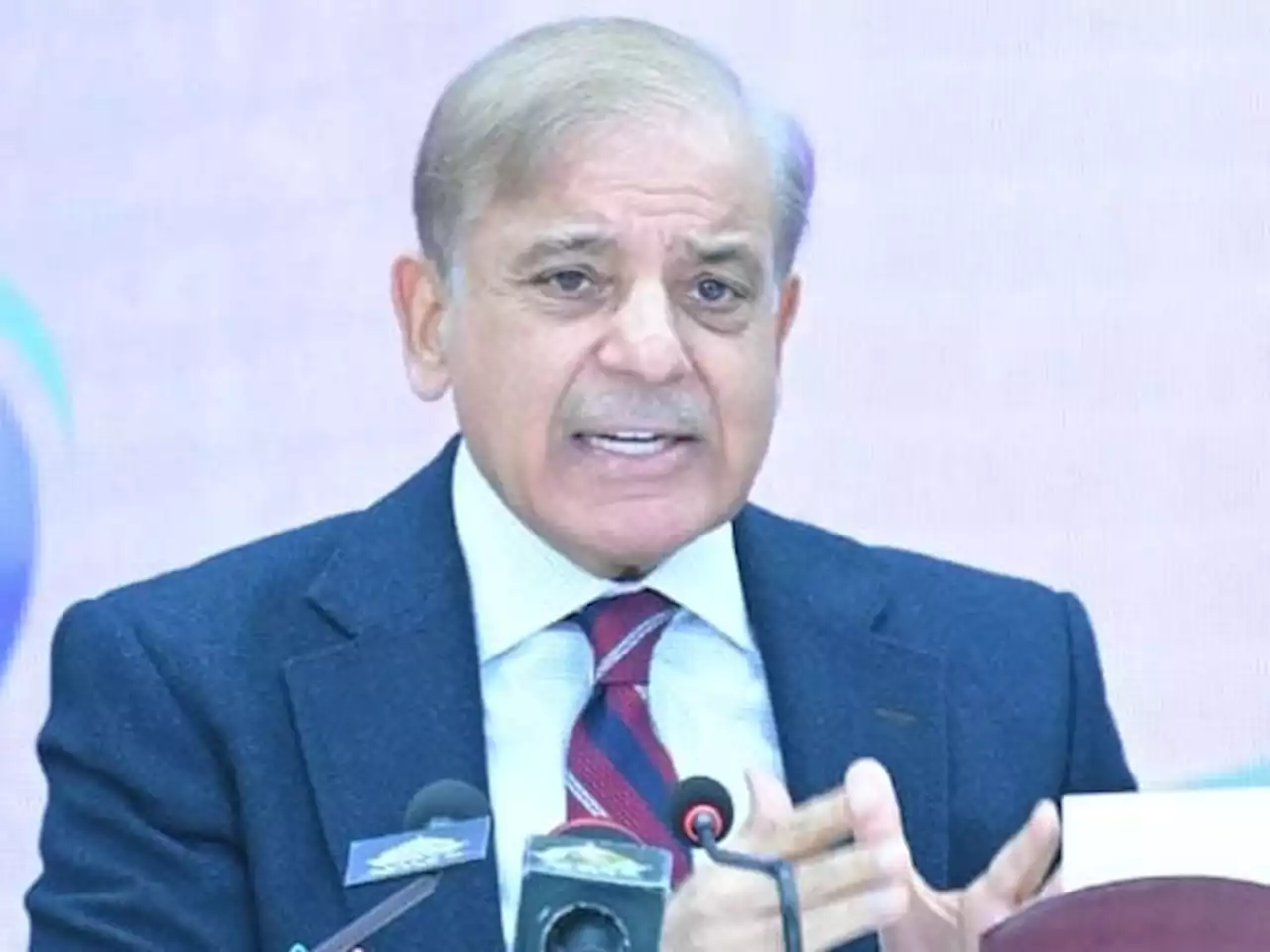 سابقہ حکومت اور کچھ لوگوں نے ملکر دہشت گردوں کو سوات میں بسنے کی دعوت دی، وزیراعظم - ایکسپریس اردو