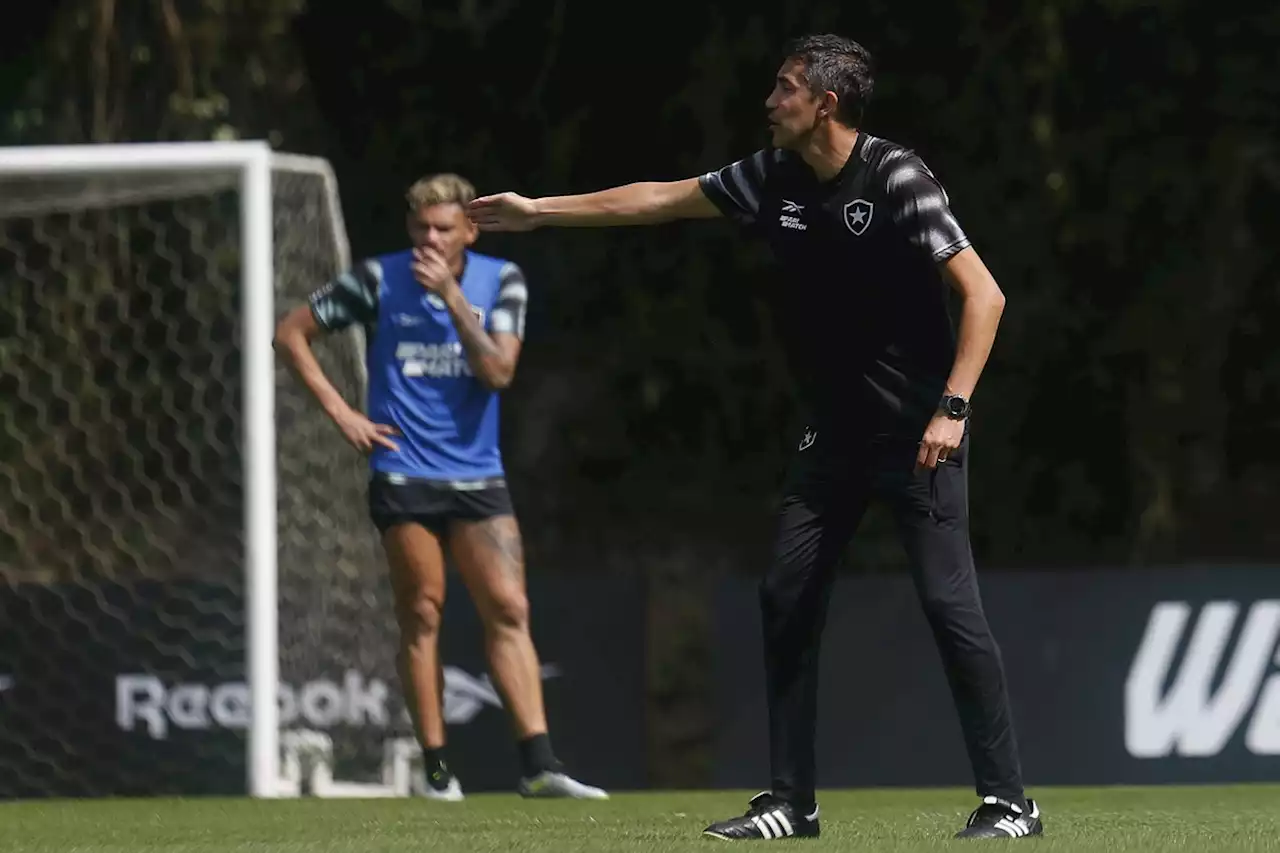 Contra o Cruzeiro, Bruno Lage terá time titular do Botafogo completo pela primeira vez