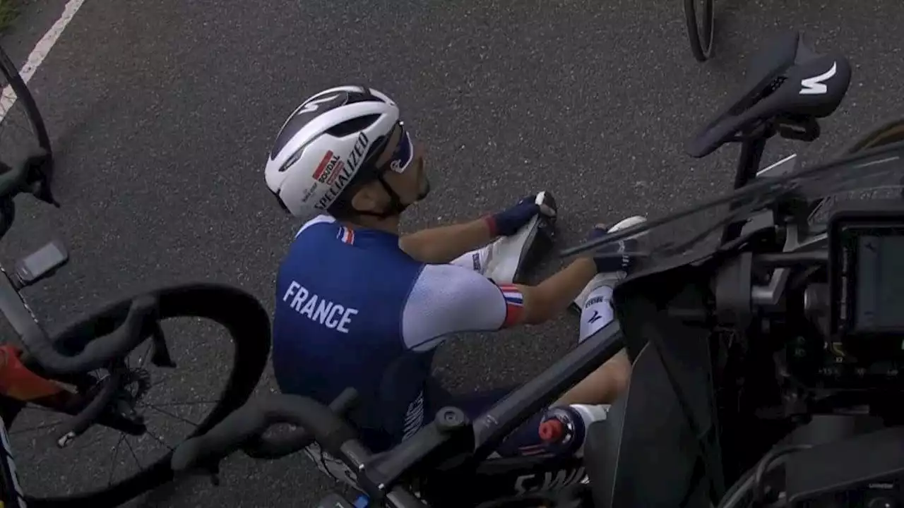 Mondiaux de cyclisme : des manifestants collés sur le tracé, la course neutralisée pendant une heure