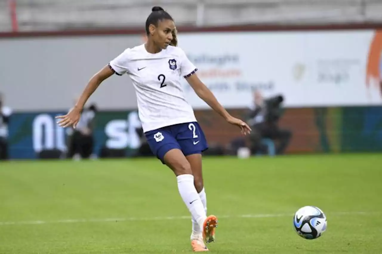 Maëlle Lakrar, touchée à la cuisse, est incertaine pour le huitième de finale de Coupe du monde