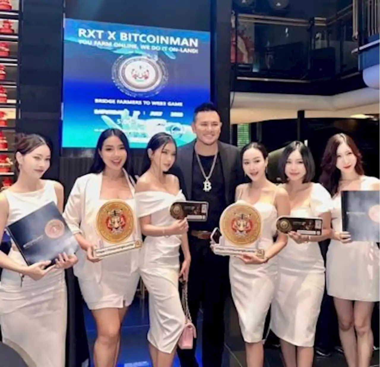 RXT World Tour bertemu Komunitas Kripto Thailand di Bangkok