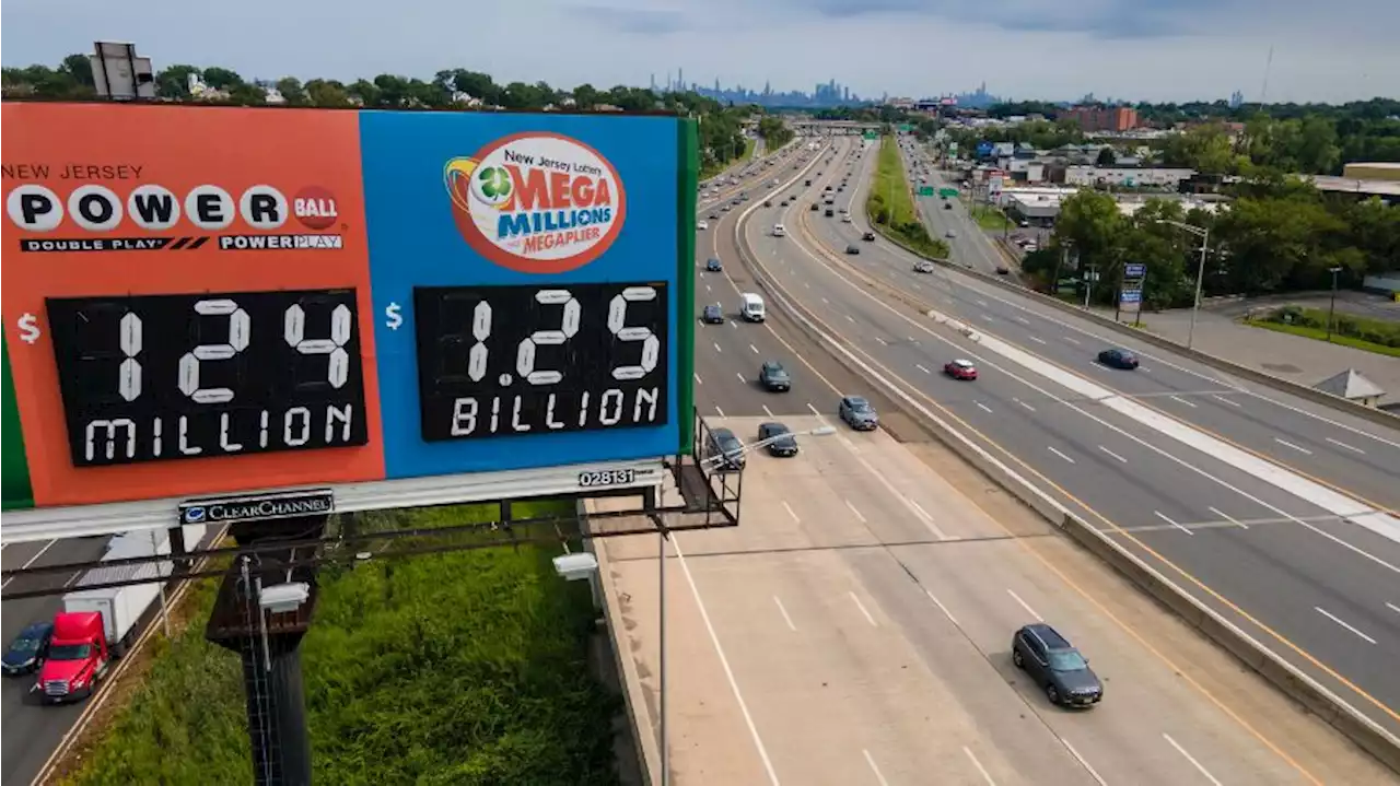 Mega Millions players spurned again as jackpot climbs to $1.55 billion