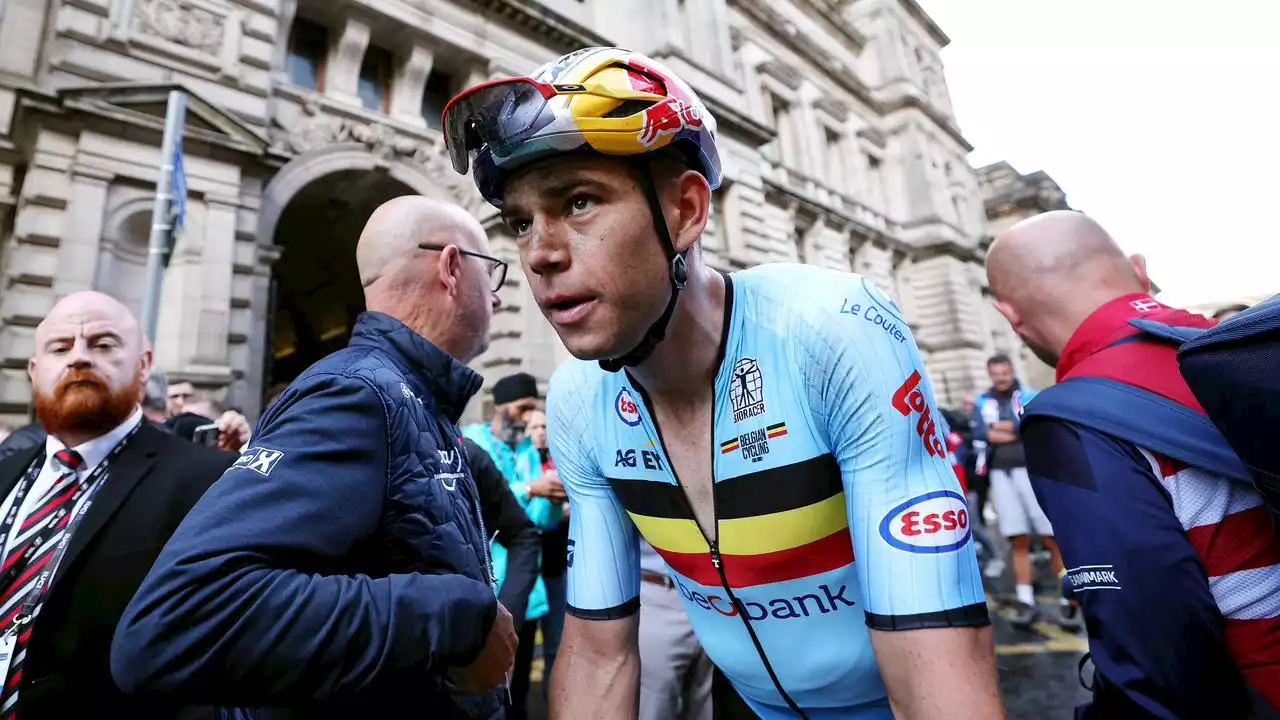 Van Aert baalt van 'onbegrijpelijke' regels bij WK: 'Maar Mathieu was de sterkste'