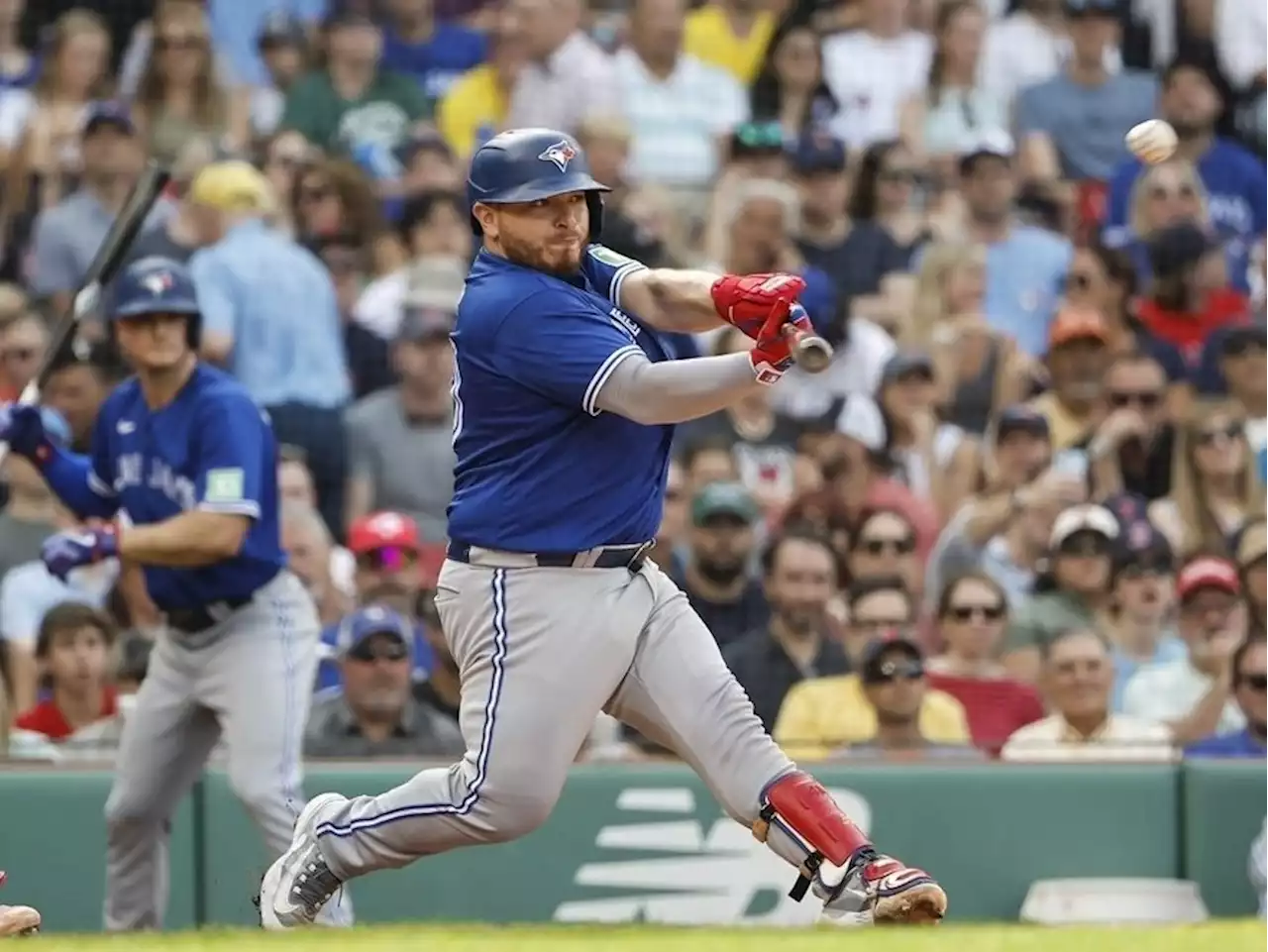 Blue Jays survive some Fenway Follies for another big win over Red Sox