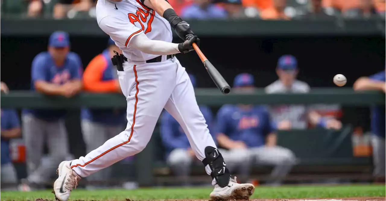 Orioles put away Mets 2-0 to finish sweep