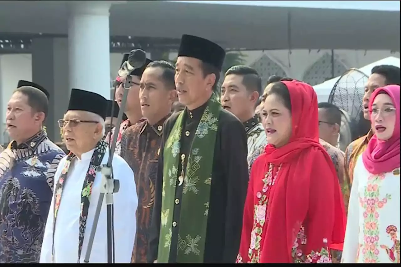 Hadiri Istana Berkebaya, Presiden Jokowi Kenakan Baju Sadariah Khas Betawi