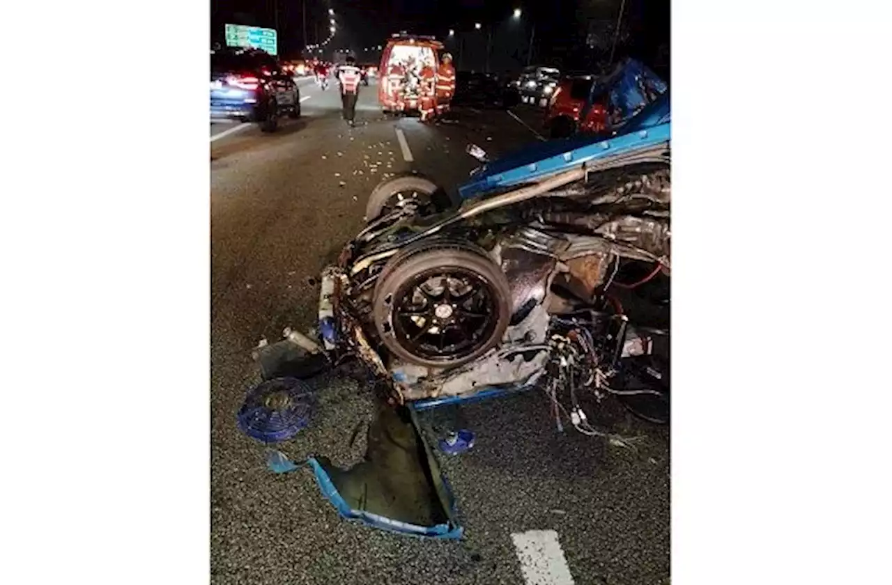 Father and son killed in three-vehicle pileup on NSE