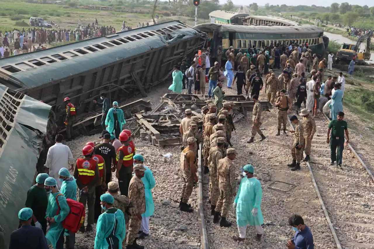 At least people 30 killed and 100 injured after train derails in southern Pakistan