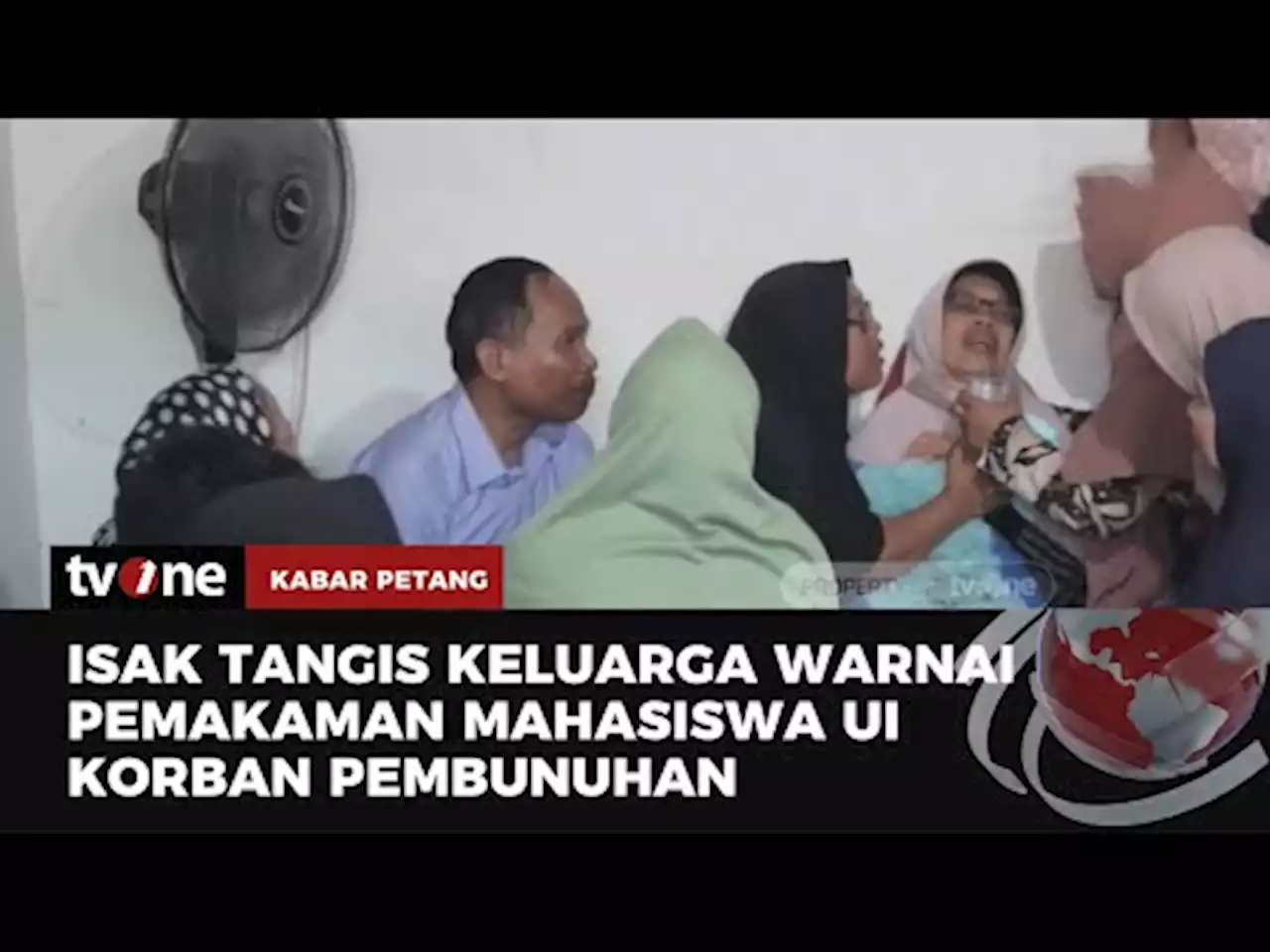 'Mama Ikhlas Nak' Pemakaman Mahasiswa UI Diiringi Isak Tangis - tvOne