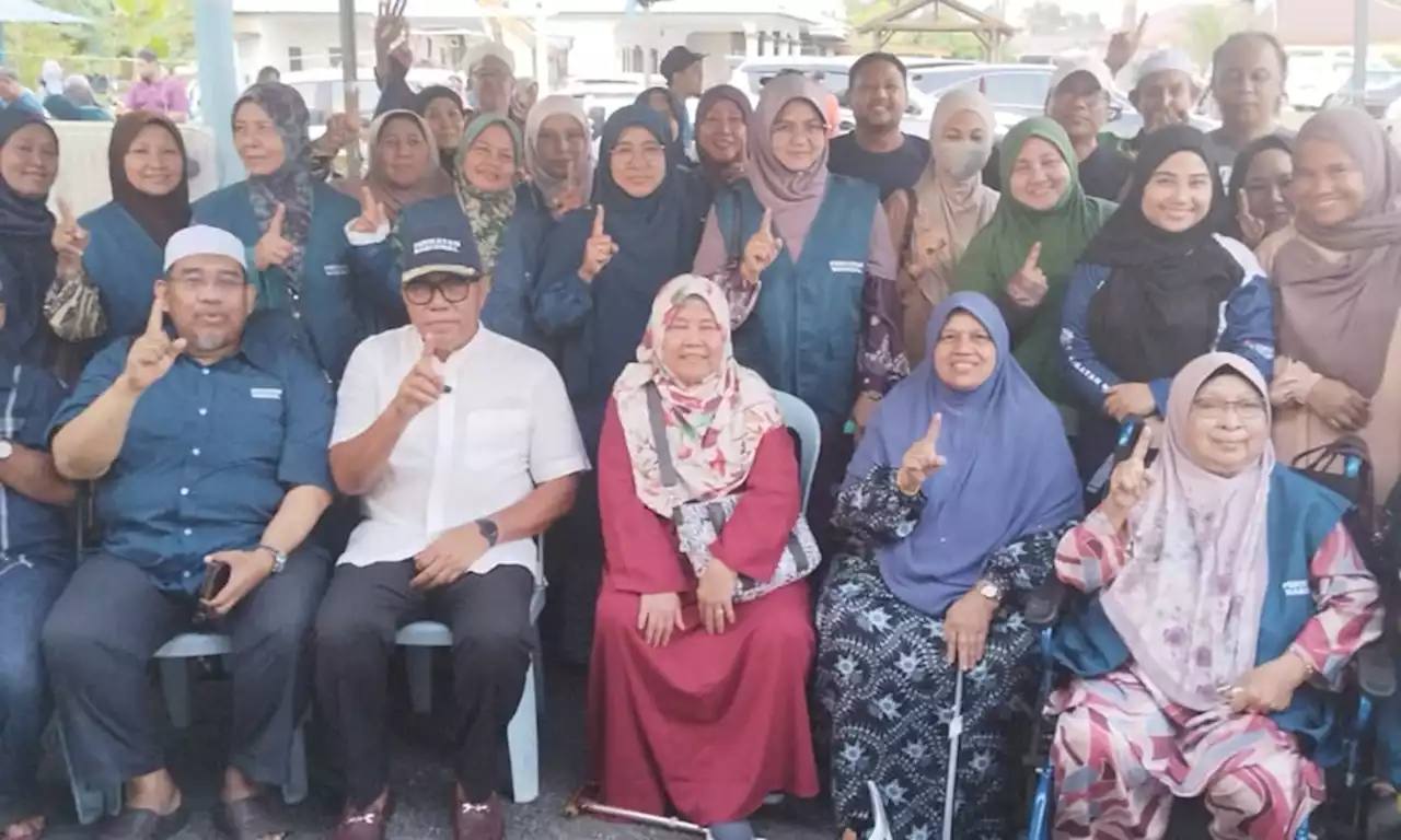 30 ahli UMNO ikrar sokong PN di Selat Klang