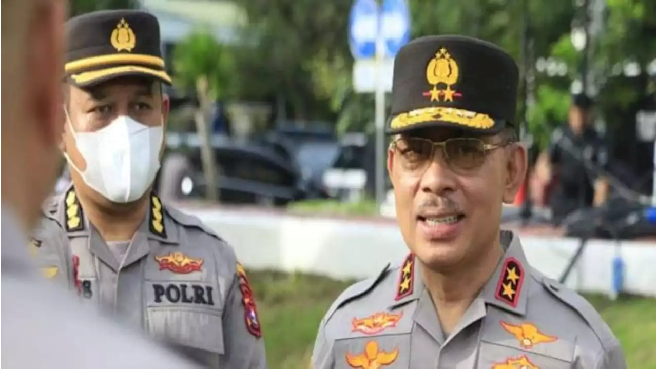 Irjen Suharyono Buka Suara soal Viral Polisi Bersepatu Masuk Masjid Raya Sumbar