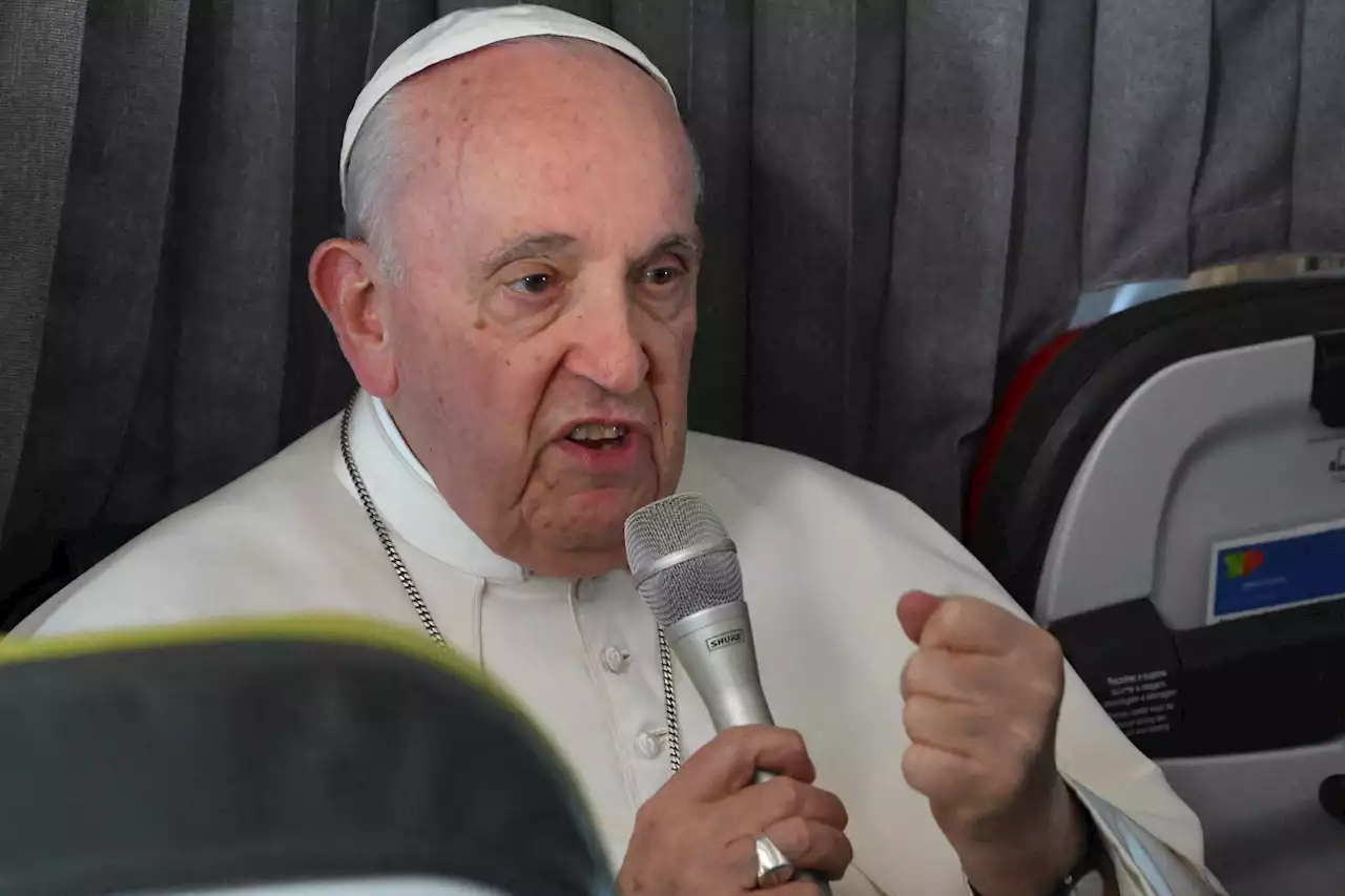 Lgbtq, Papa Francesco: 'Nella Chiesa c’è spazio per tutti'