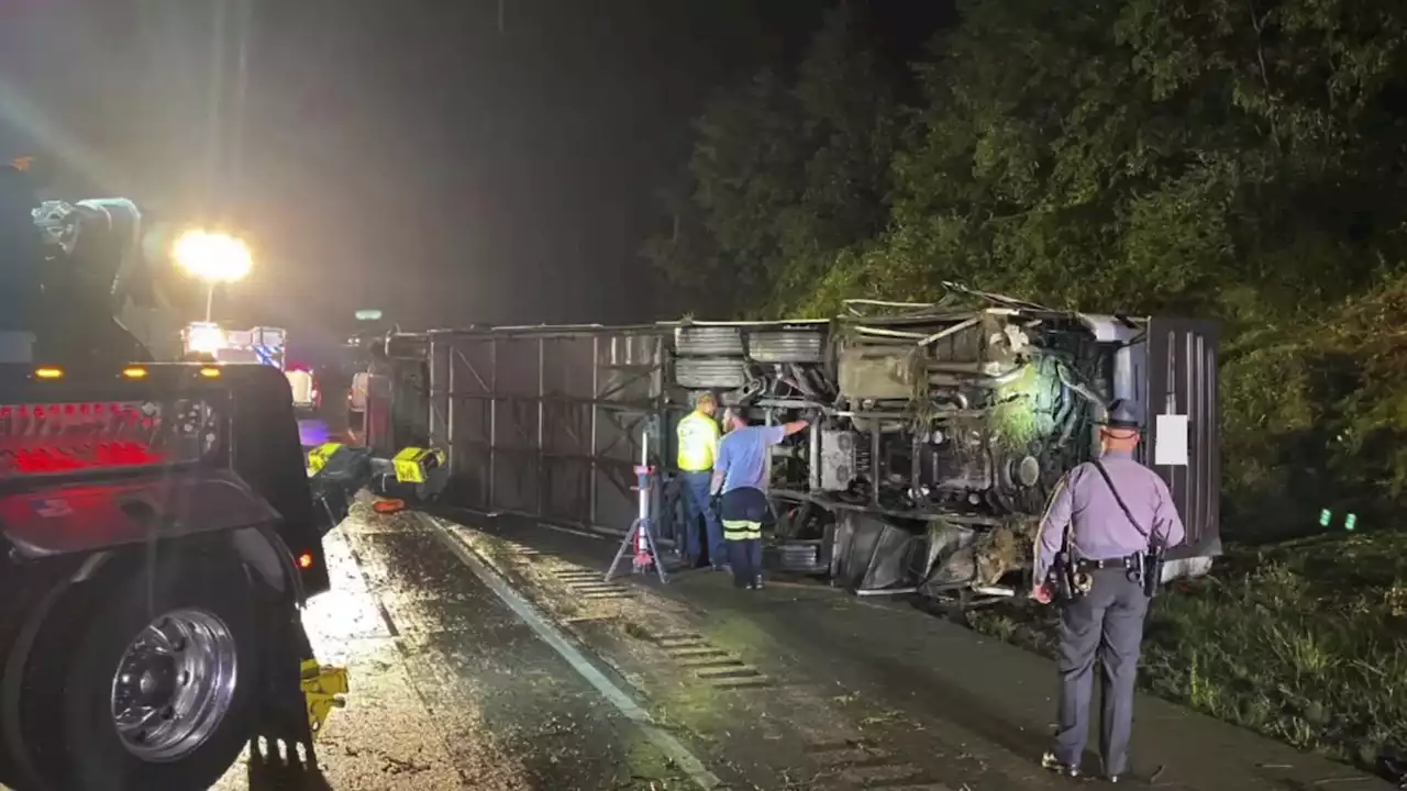 3 passengers dead after charter bus crashes in Pennsylvania, state police say