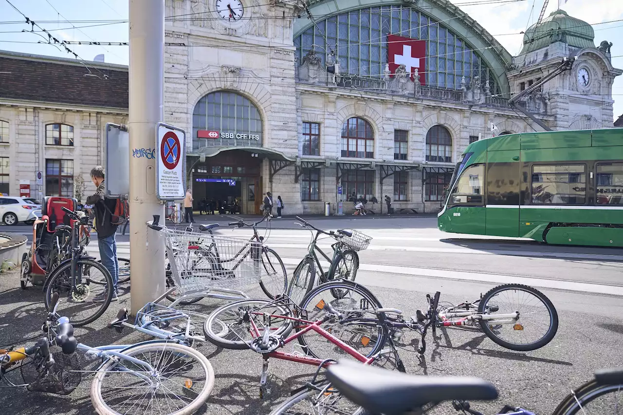 Posse am Basler Bahnhof – SBB «verstecken» falsch parkiertes Velo – Besitzerin verzweifelt