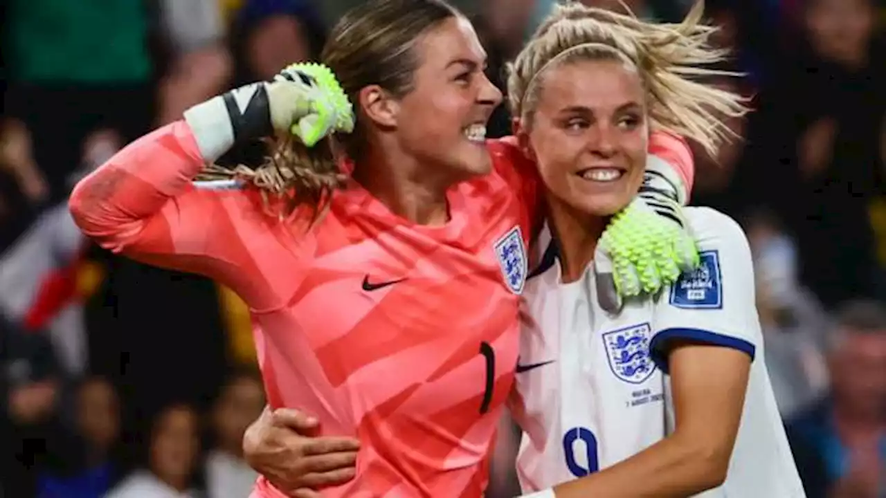 England win shootout to scrape into quarter-finals