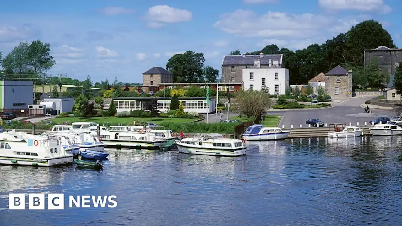 Carrick-On-Shannon: Woman dies after fire on boat