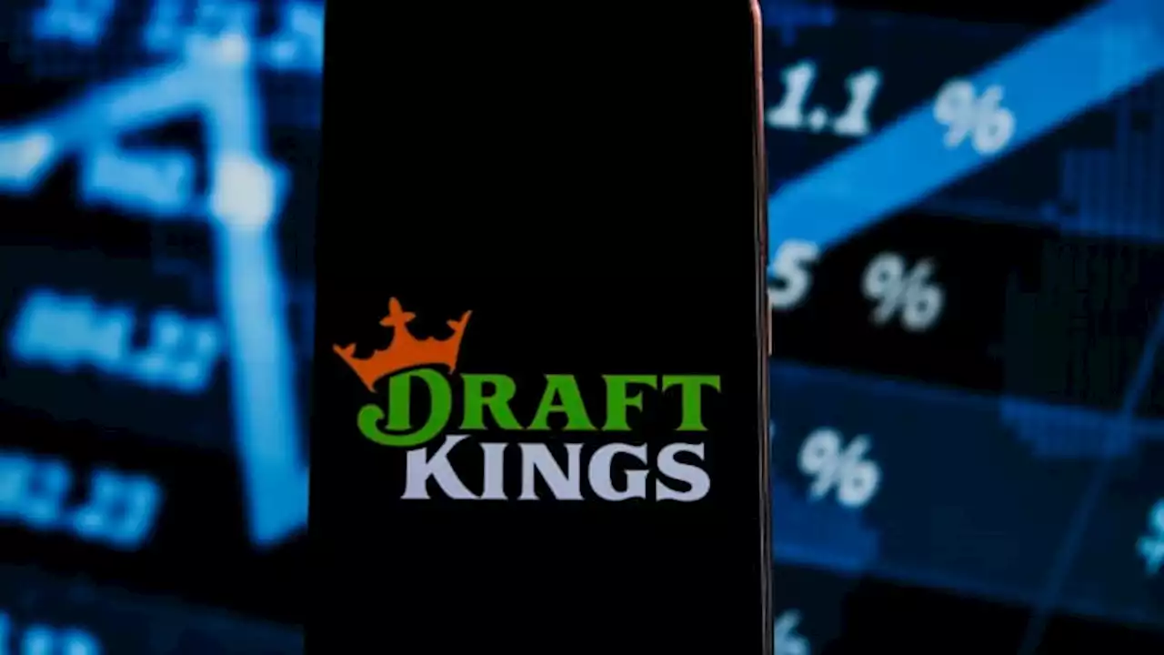 Wells Fargo upgrades DraftKings, says growth momentum will continue