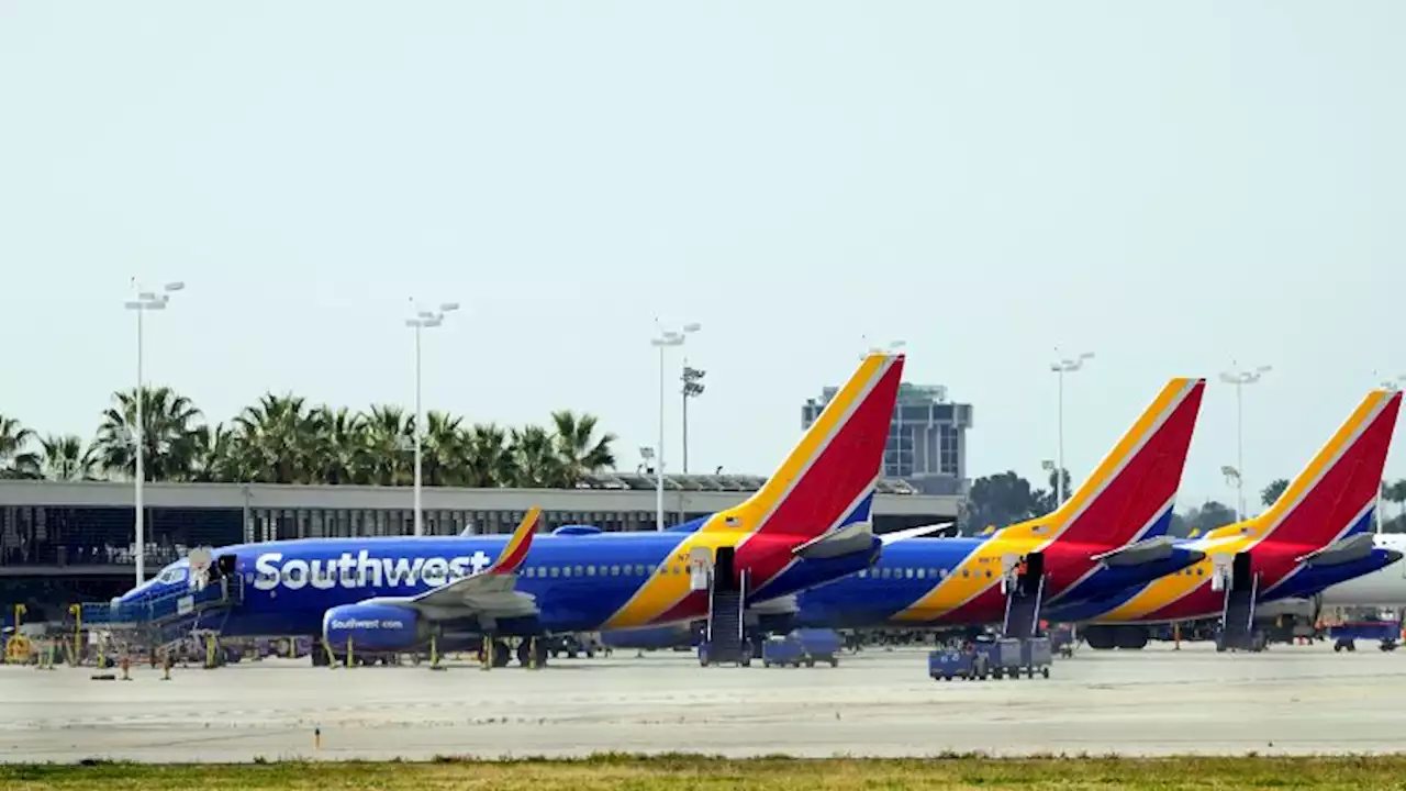 White mother claims Southwest Airlines thought she was trafficking when traveling with her Black daughter, according to lawsuit | CNN