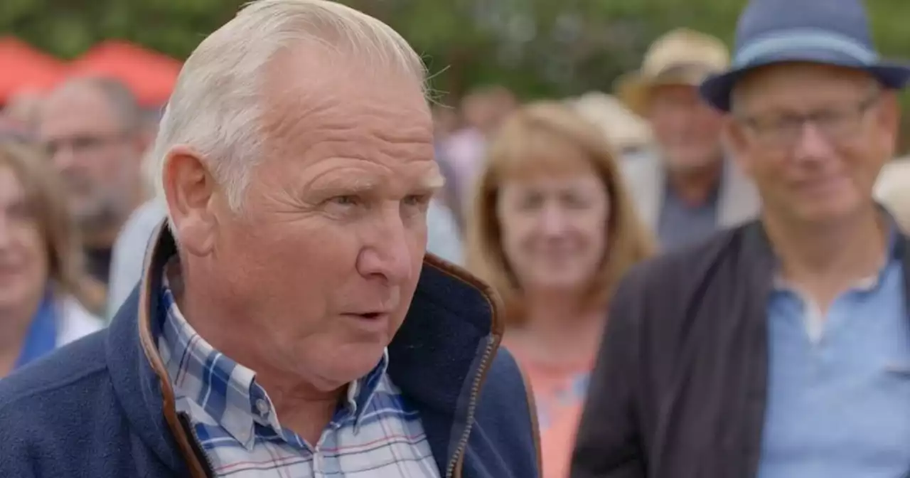 Antiques Roadshow guest shocked at value of charity shop item