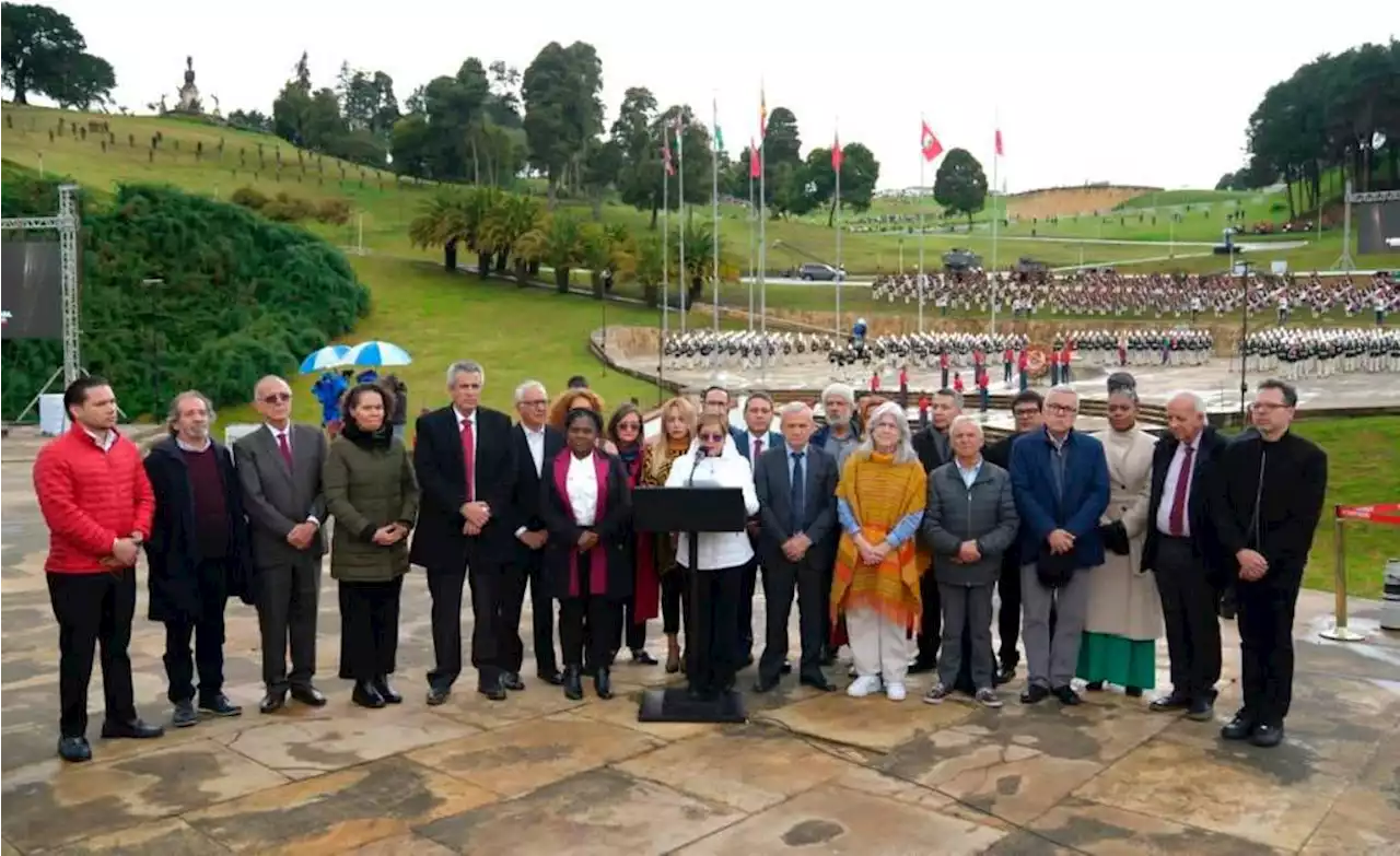 El gabinete de Gobierno defendió a Petro desde el puente de Boyacá