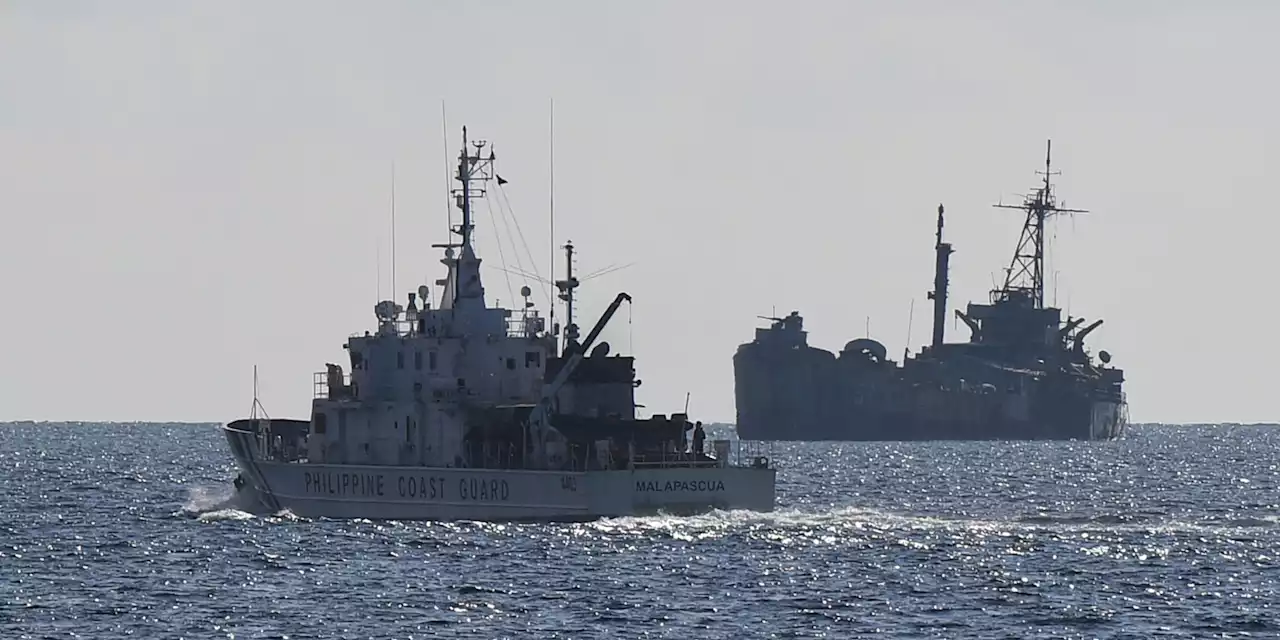 Des garde-côtes chinois tirent au canon à eau sur des navires philippins, Manille convoque l'ambassadeur