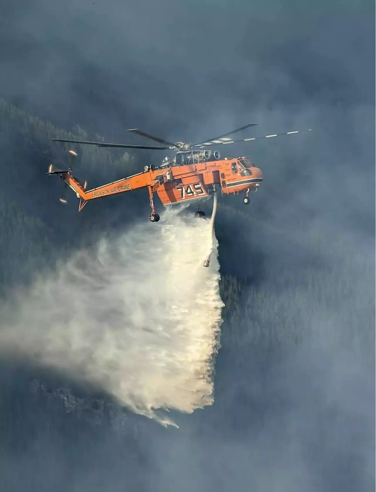 Fires on both sides of Adams Lake in B.C. prompt evacuation orders