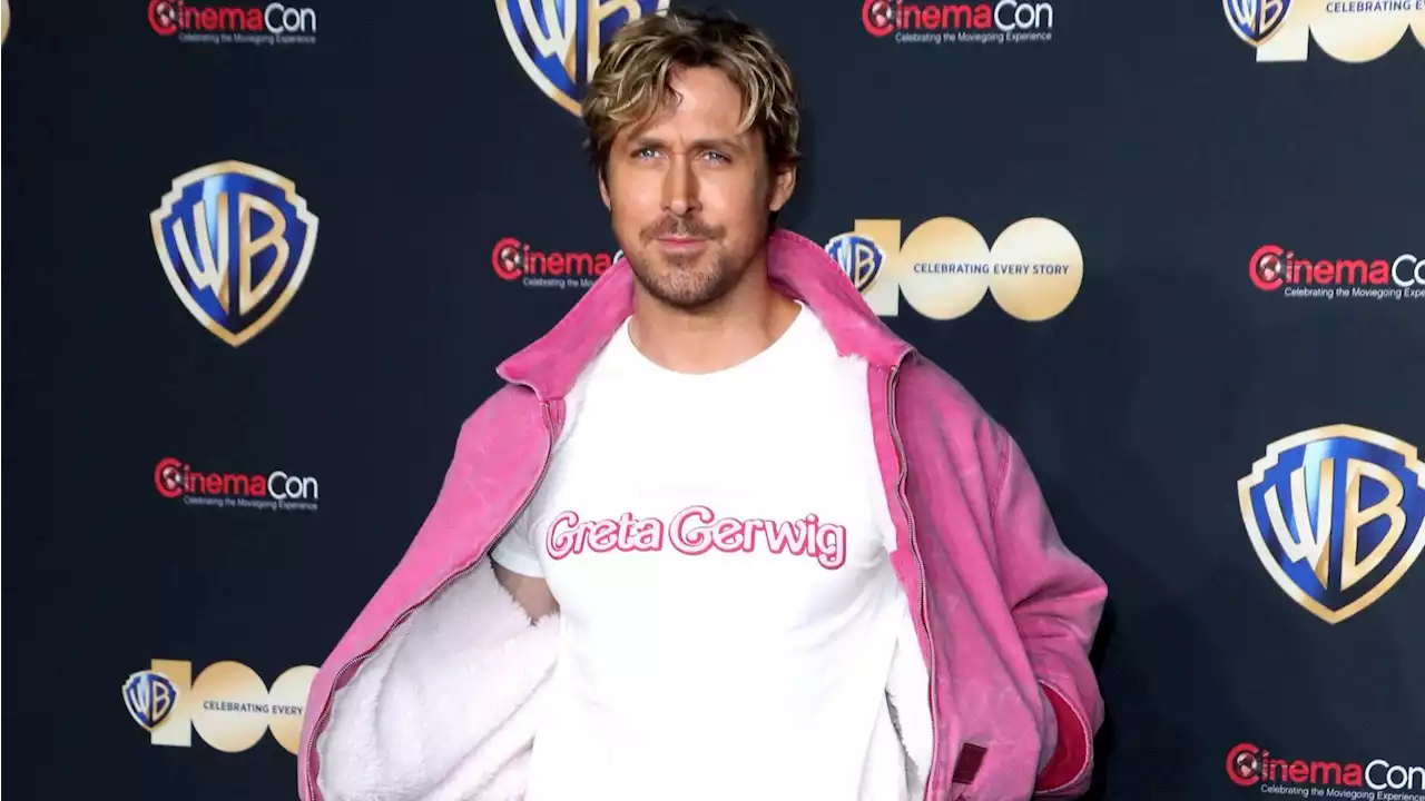 Ryan Gosling remet à la mode le flash mob pour l'anniversaire de Greta Gerwig - Grazia