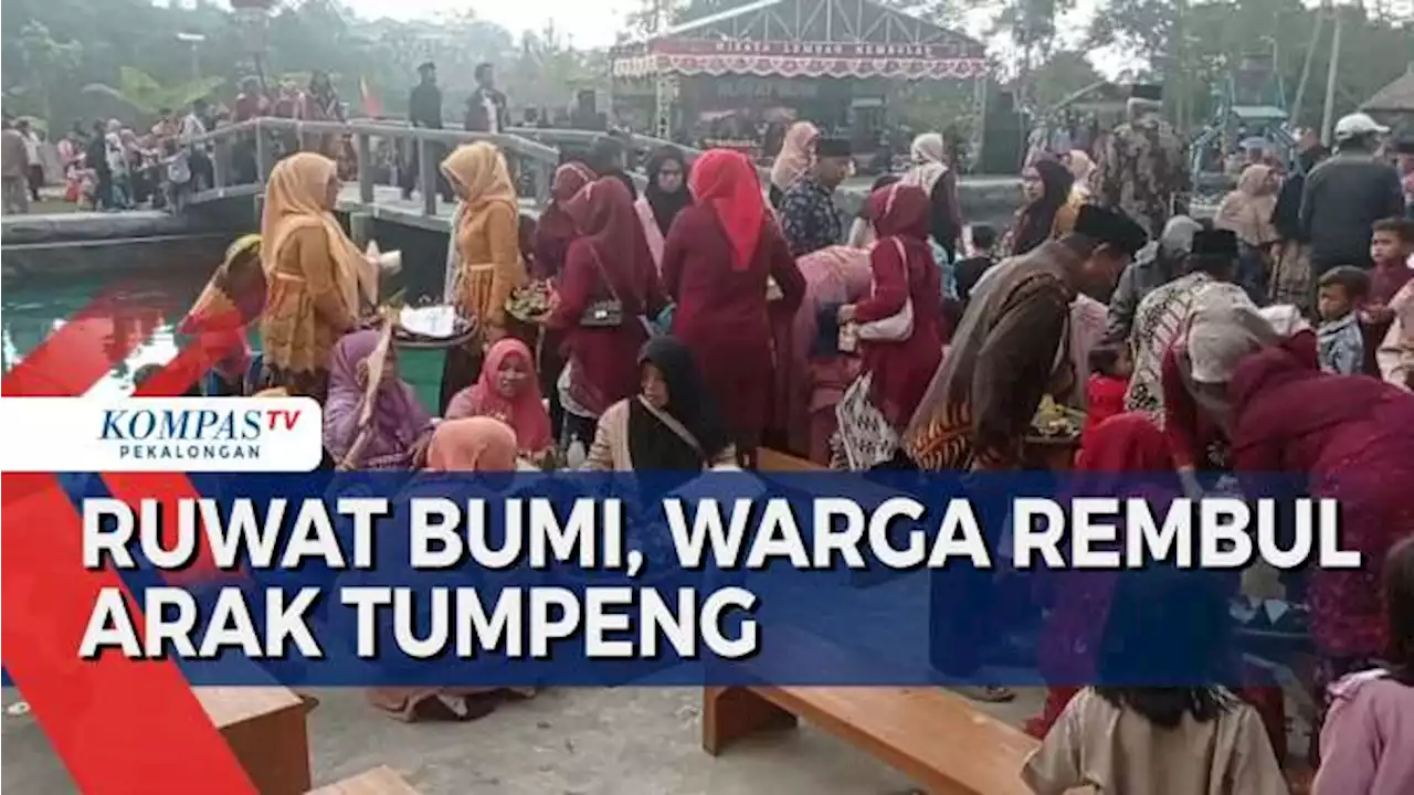 Ruwat Bumi di Desa Rembul, Ratusan Warga Arak Tumpeng