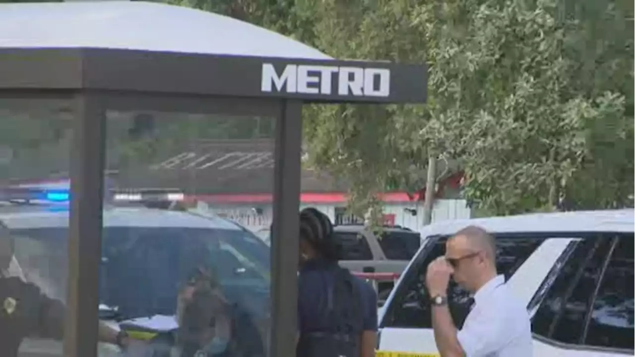 Man dies at southeast Houston METRO bus stop after being shot