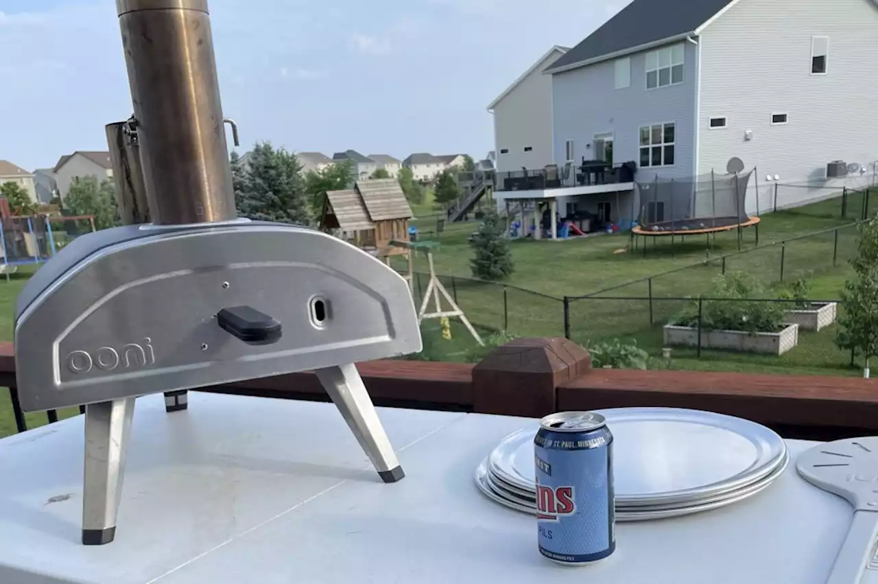 How to Throw a Portable Pizza Party in Your Backyard