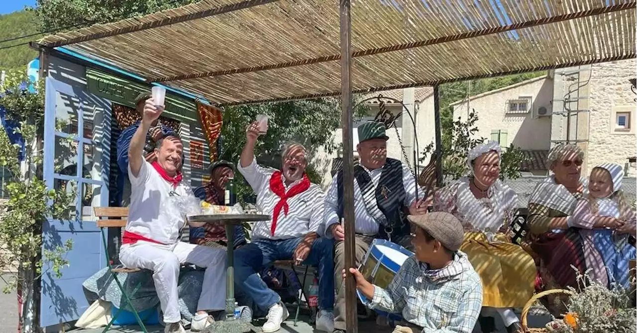 Vidéo - Cuges-les-Pins : lors de la cavalcade, la modernité n’efface pas les traditions