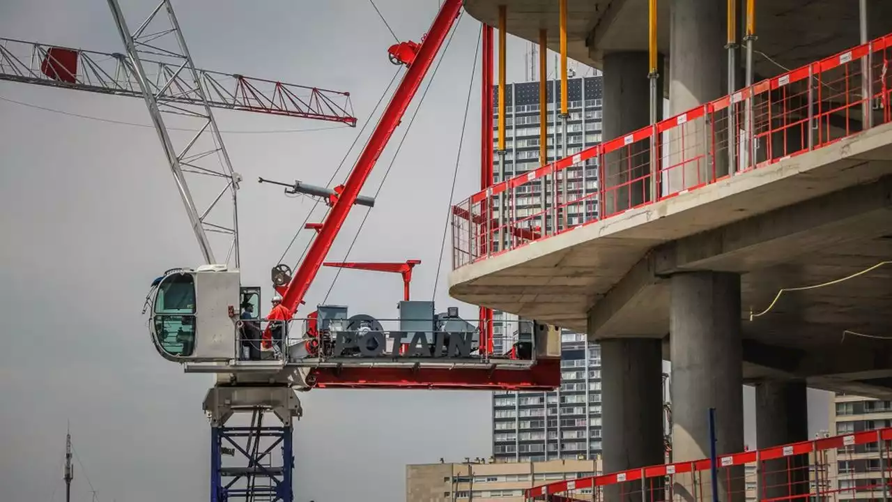 Immobilier : en Ile-de-France, la demande de bureaux régresse, la production augmente