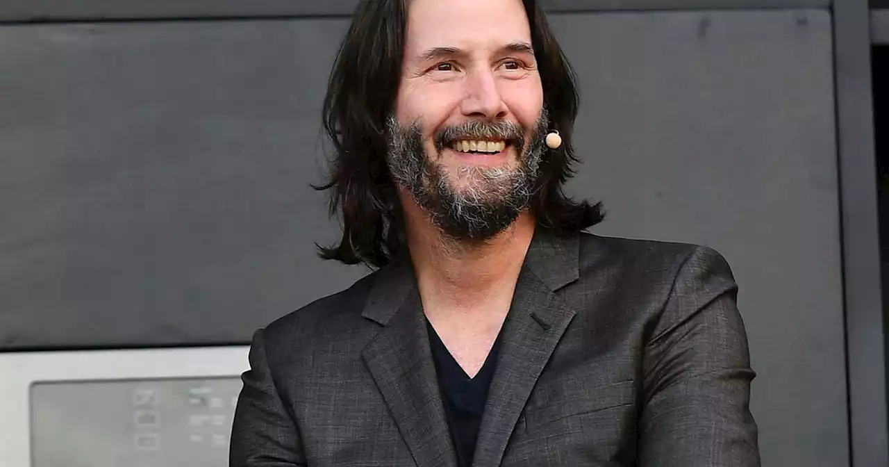 Ces photos de Keanu Reeves torse nu sur son bateau italien : Capri ce n’est pas fini