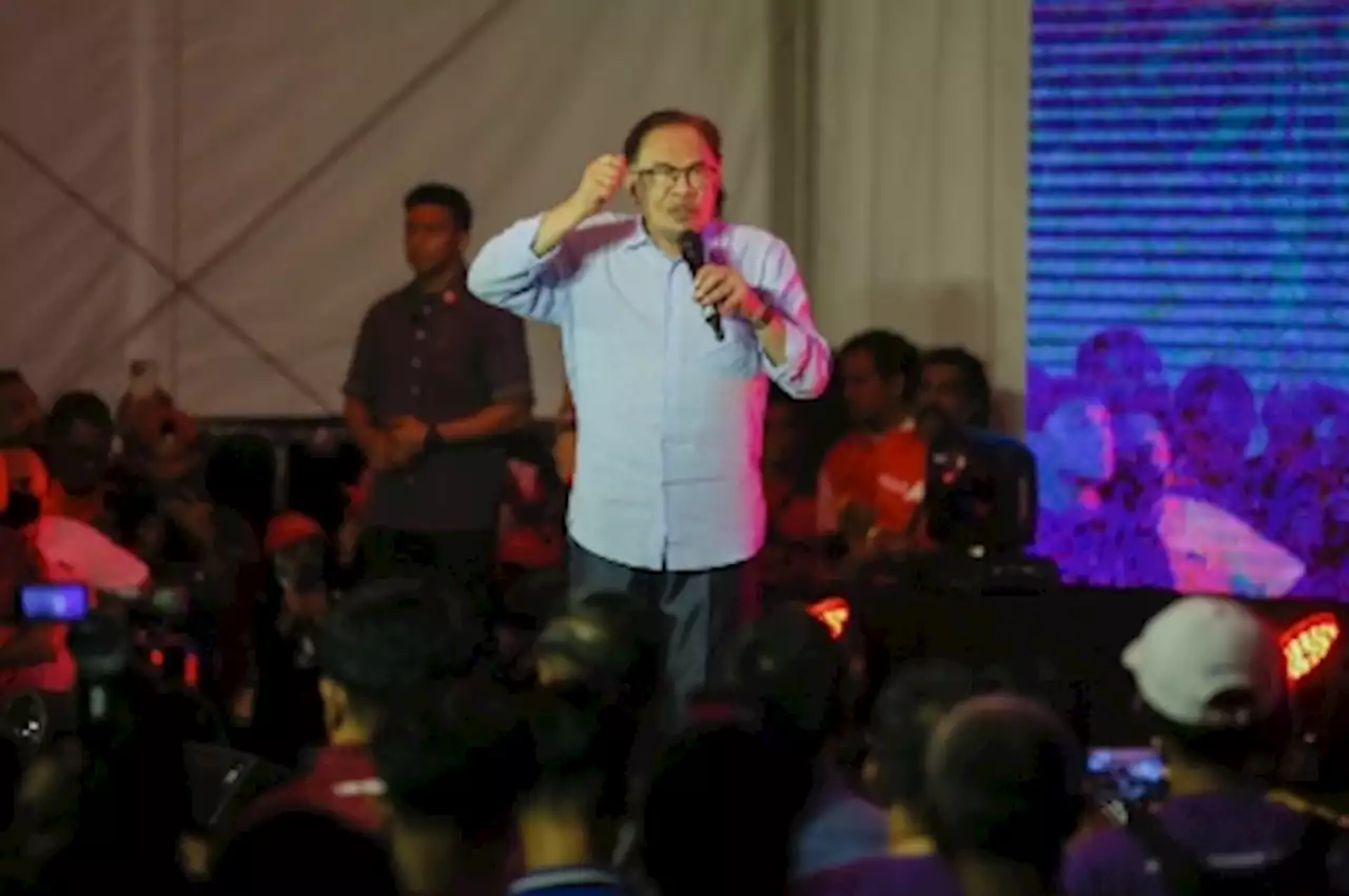 Let’s punish 'traitors' in Selangor state poll, Anwar tells Hulu Kelang voters