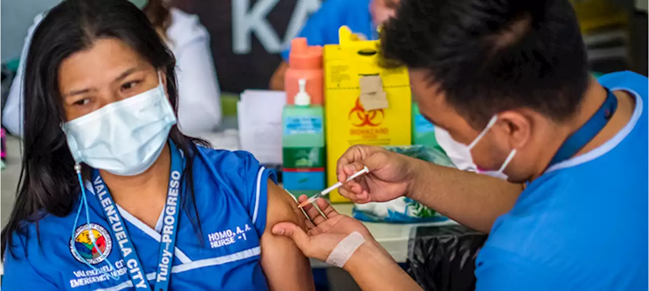 Valenzuela gov't temporarily halts bivalent Covid-19 vax for health workers, elderly