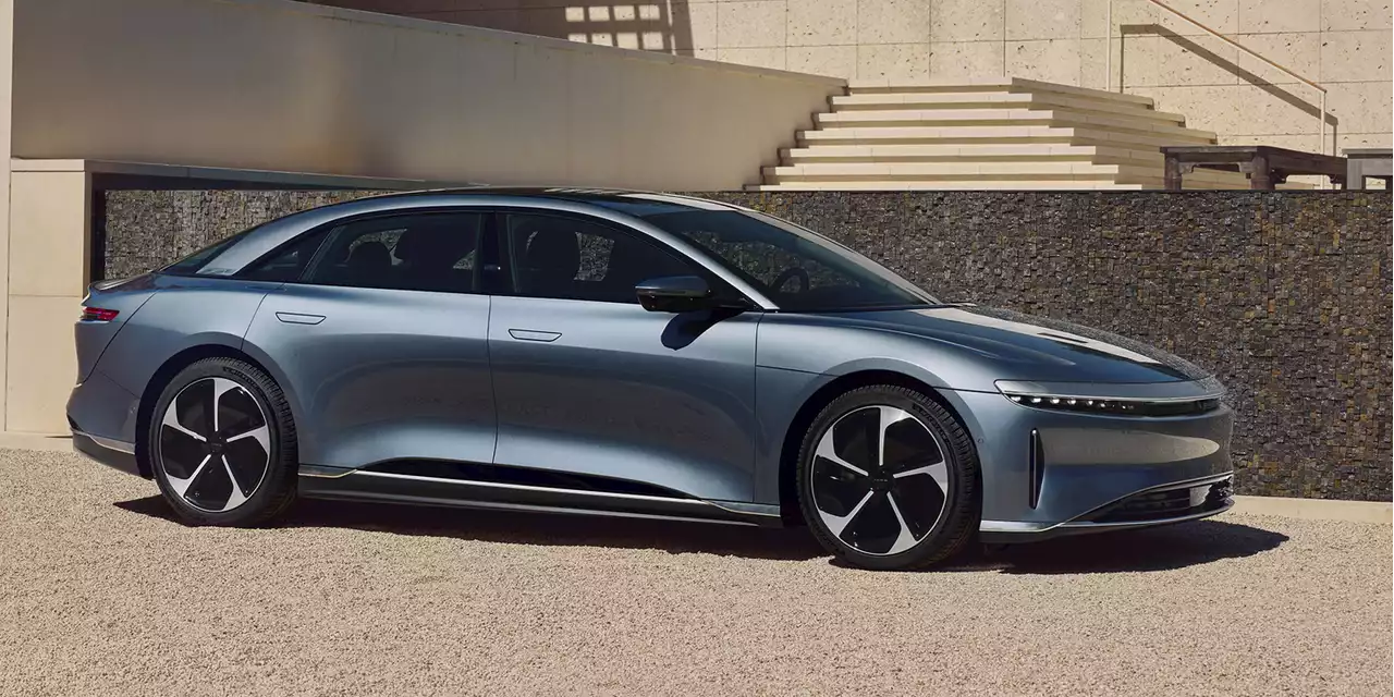 Lucid launches EV sales event and stock slumps toward a 6-week low