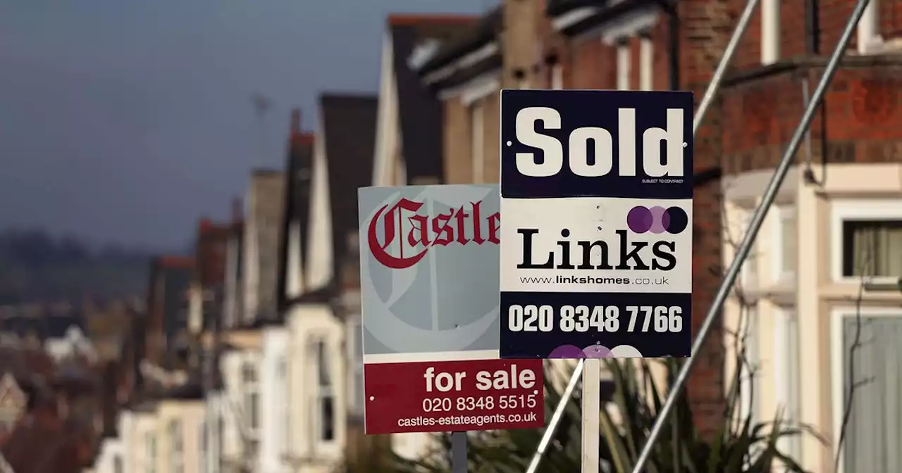 Warning to anyone buying or renting a house amid property market crash fears