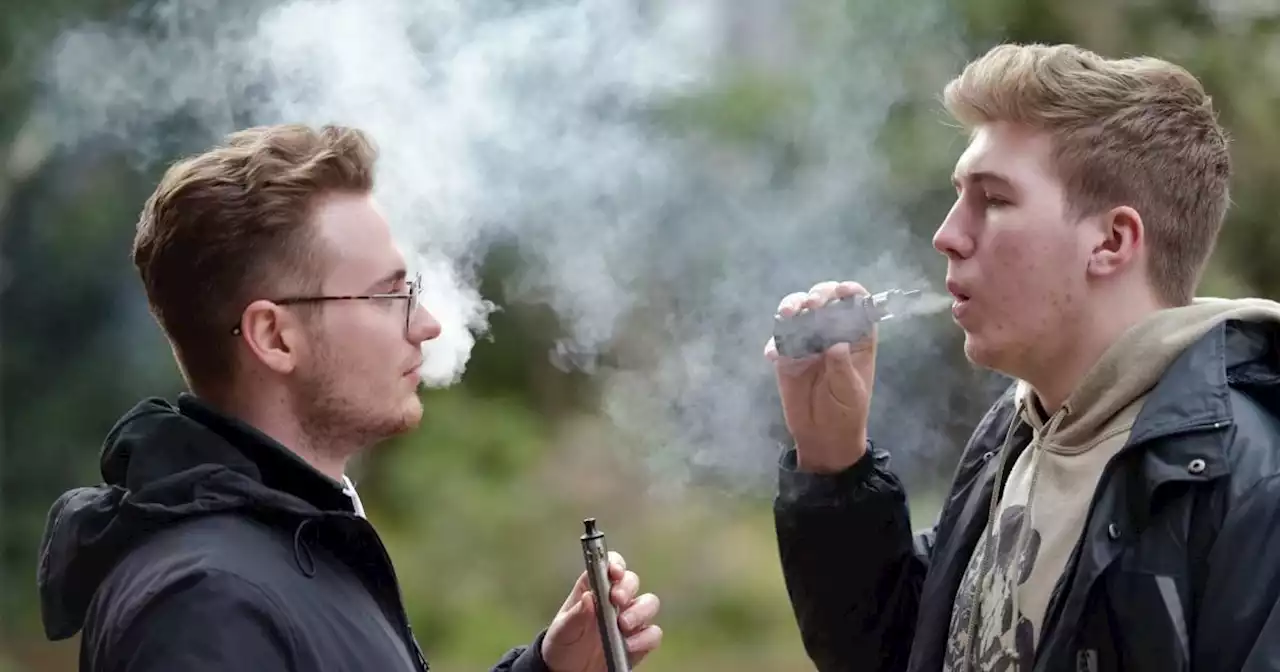 NHS could save £500,000,000 a year if half of smokers started vaping