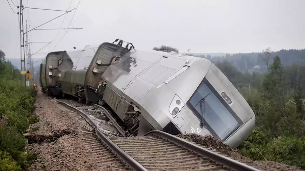 Storm Hans treft zuiden Scandinavië, trein ontspoord in Zweden