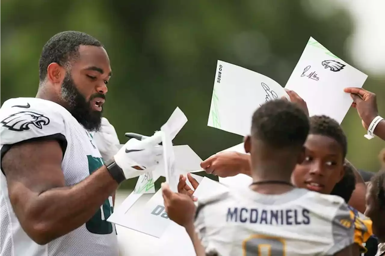 ‘It’s a chess game’: Eagles veterans Brandon Graham and Lane Johnson benefit from training camp duels