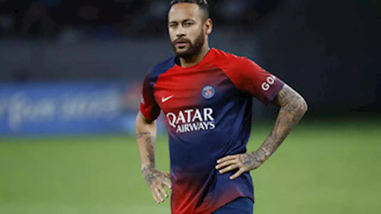 Neymar pede para deixar o PSG até o fim do mês, diz jornal francês