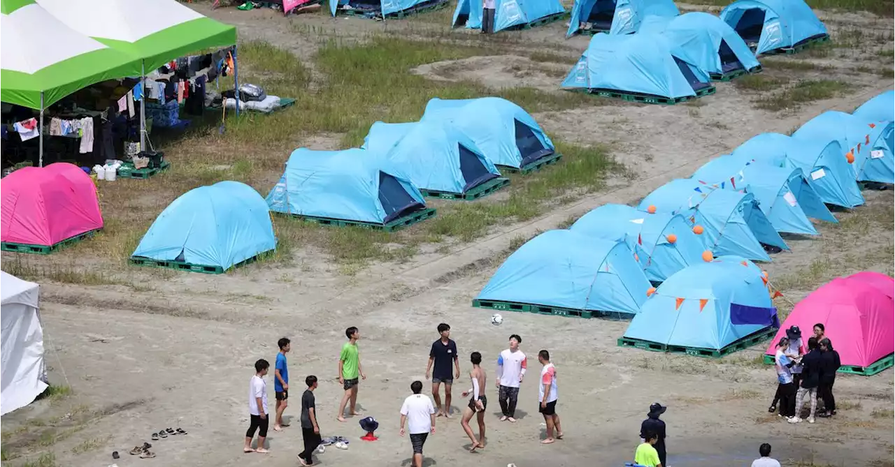 After heatwave, looming typhoon forces scouts to evacuate South Korea campsite