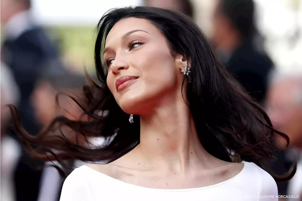 Bella Hadid 'eindelijk gezond' na ruim tien jaar kwakkelen met diverse aandoeningen