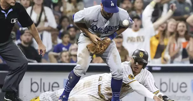 Julio Urías makes statement on mound as Dodgers hold off Diamondbacks