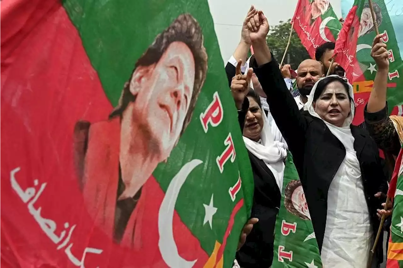 Pakistan’s Imran Khan held in small, dirty prison cell, says lawyer