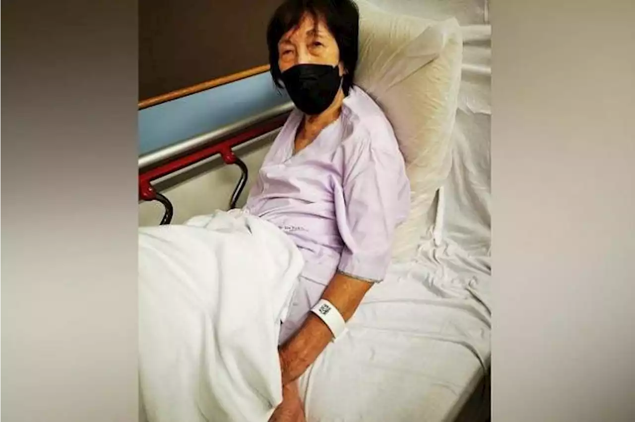 78-year-old woman falls and fractures back after bus door closes on her