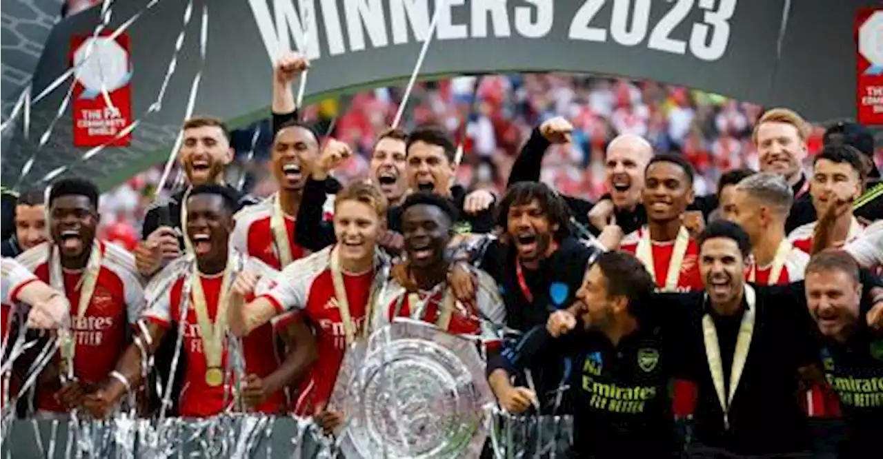 Arsenal down Man City in shootout to win Community Shield